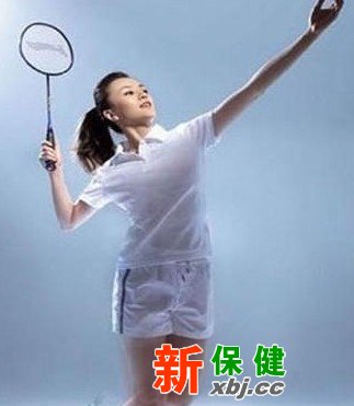 打羽毛球